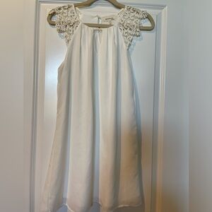 Women’s White dress